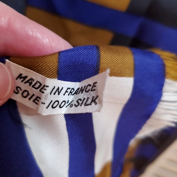 YSL Silk Scarve - Picture 6 of 6